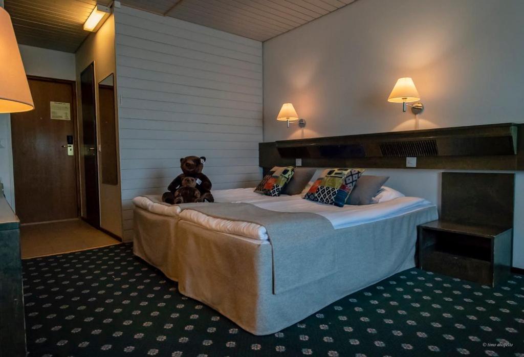 Hotel Mesikaemmen Ahtari Bagian luar foto
